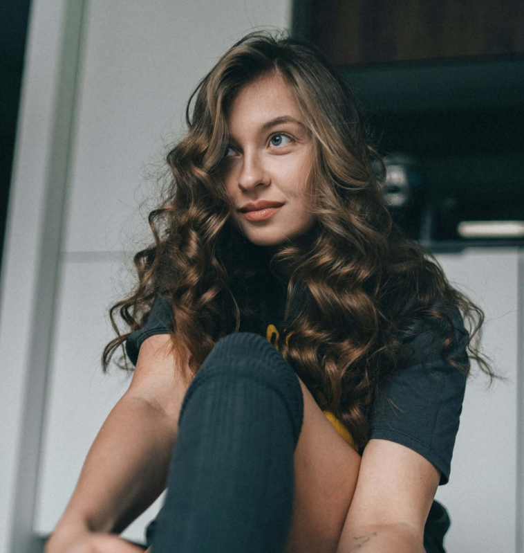 The Surprising Return of '90s Grunge: How to Style It Today with Zara.